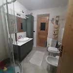 公寓 The Yellow House 博尔米奥