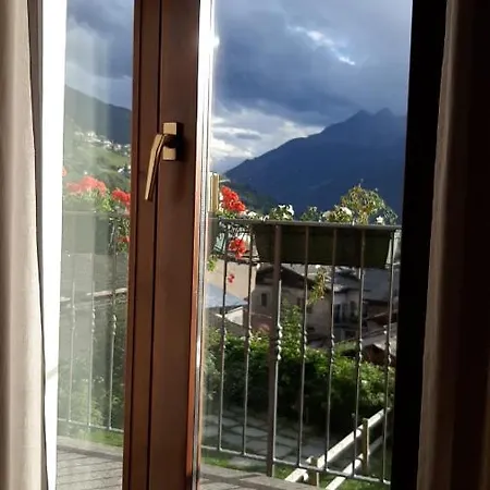 The Yellow House Apartament *